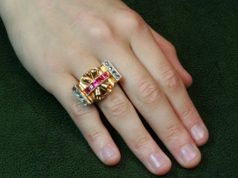 Sturdy pink gold retro ring with rose cut diamonds and carre cut rubies (image 12 of 15)